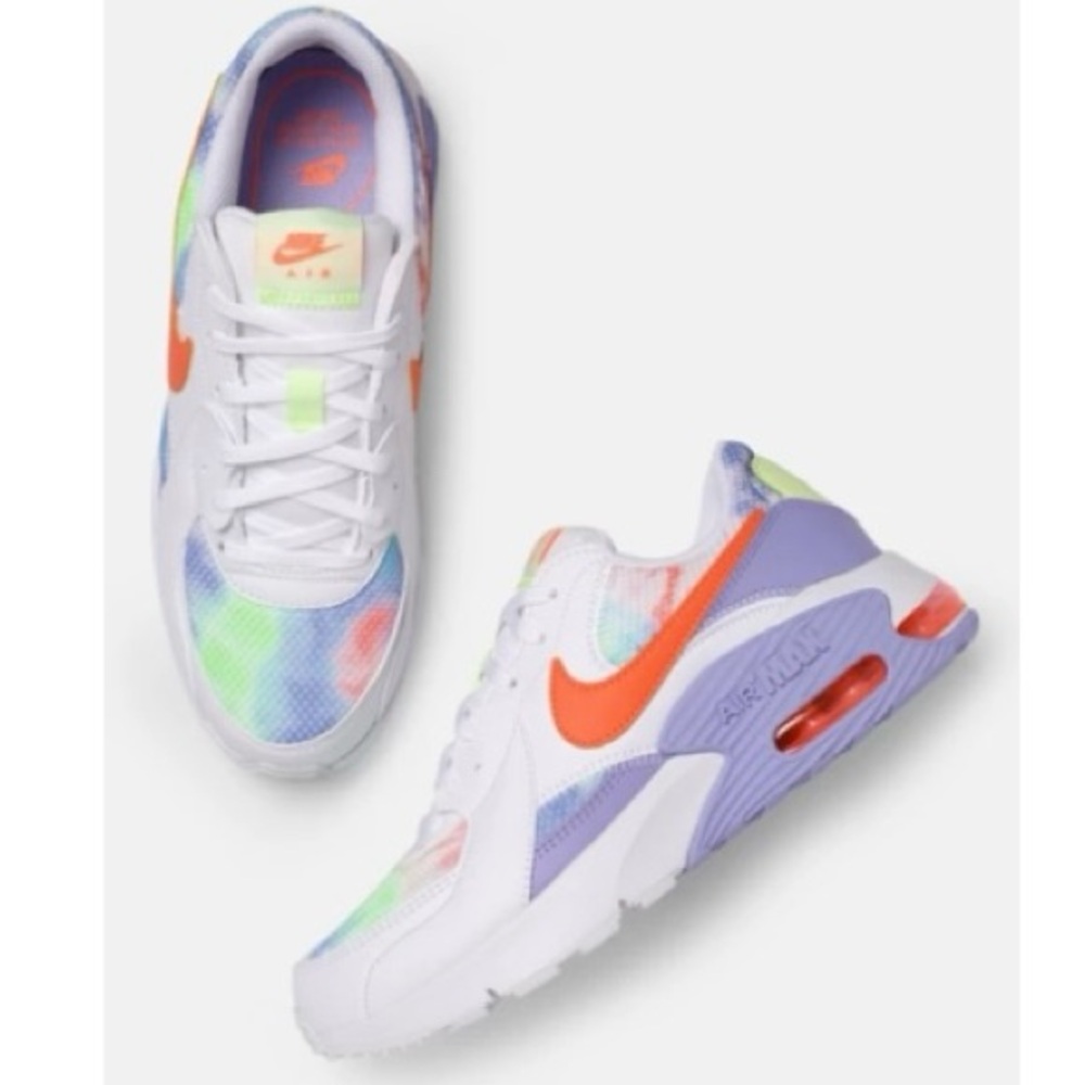 Women’s Nike Air Max.